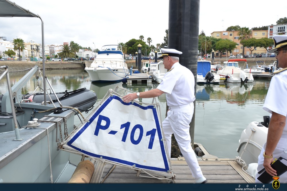 AJEMA visita unidades de la Armada en Huelva